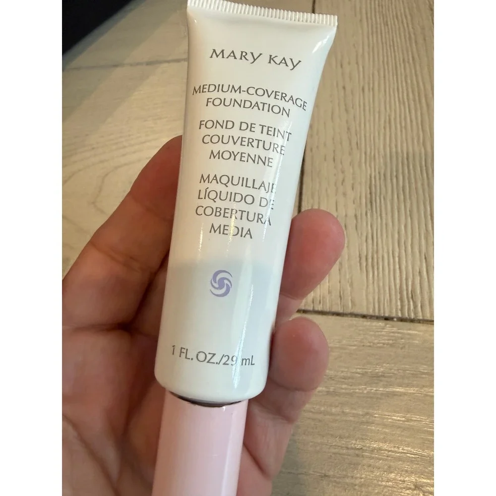 Mary Kay Medium-Coverage Foundation Bronze 708 Normal to Oily Skin 1 fl oz NWOB